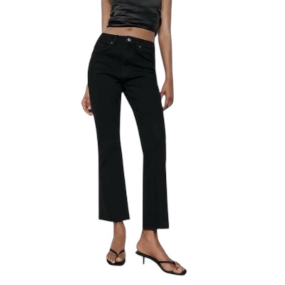 ZARA Women’s Black Mid Rise Frayed Hem Flared Cropped Denim Jeans